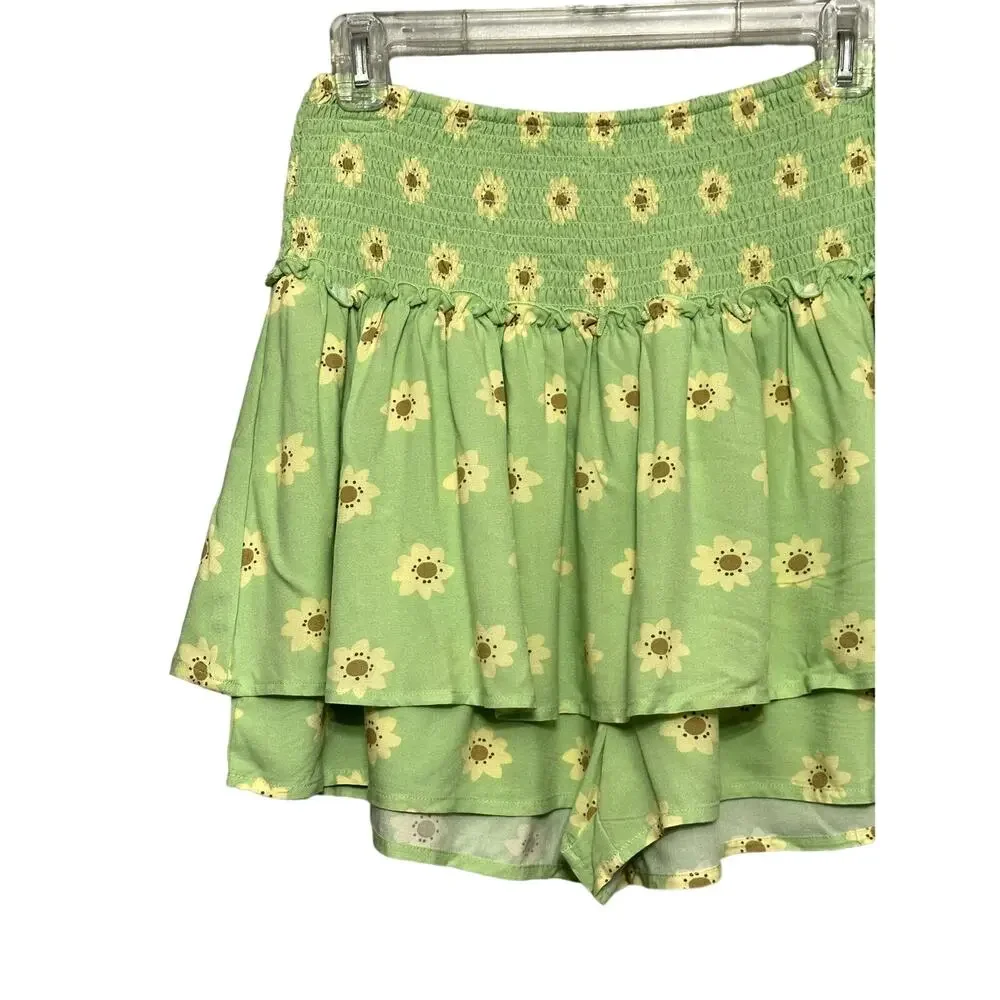 BP Green Daisy Floral Smocked Waist Tiered Skort Shorts M NWOT Cottagecore Flowy